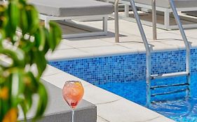 Plaza Real Suites Hotel