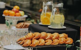 Plaza Real Suites Hotel